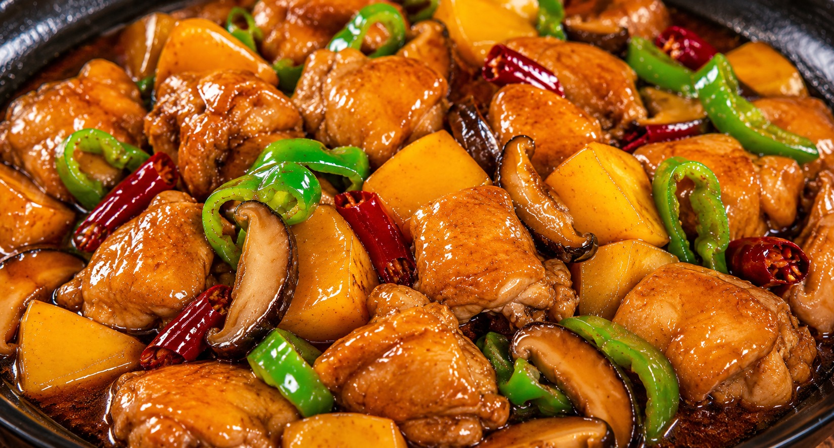 Yellow Braised Chicken Stir-fry plated dish